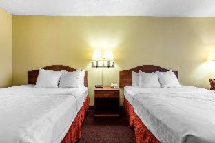 Room #49072612 at Lake Norman Inn and Suites