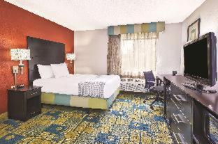Room #46016815 at La Quinta Inn by Wyndham Toledo Perrysburg