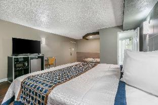 Room #114935316 at Rodeway Inn Bristol near Sesame Place