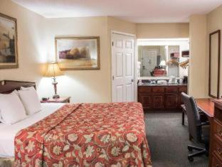 Room #49076007 at Econo Lodge Greenville near University