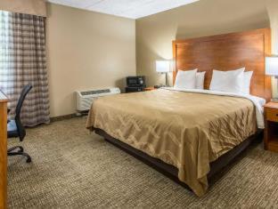 Room #250224006 at GreenRidge Hotel