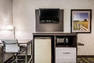 Room #139553414 at Quality Inn Grove City - Columbus South