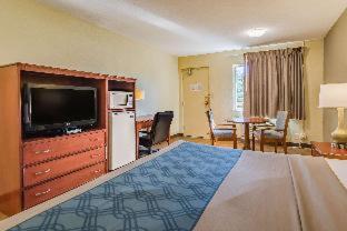 Room #114993008 at Econo Lodge Lexington Downtown near I-81