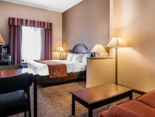 Room #48957006 at Comfort Suites Columbus State University Area