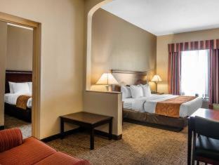 Room #48957006 at Comfort Suites Columbus State University Area