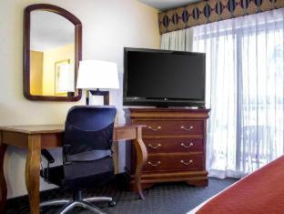 Queen Room with Two Queen Beds - Non Smoking at Quality Inn Wickenburg