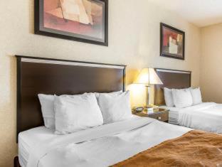 Room #7981618 at Comfort Suites Summit County