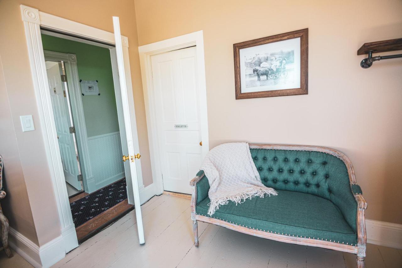 | Pine Cottage Bed & Breakfast