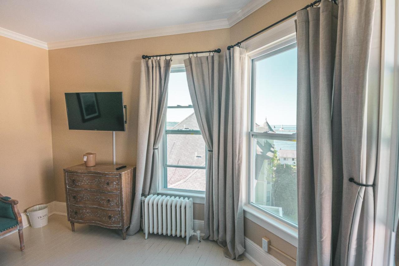 | Pine Cottage Bed & Breakfast