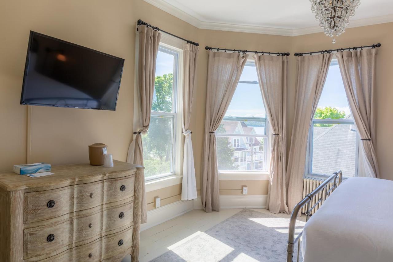 | Pine Cottage Bed & Breakfast