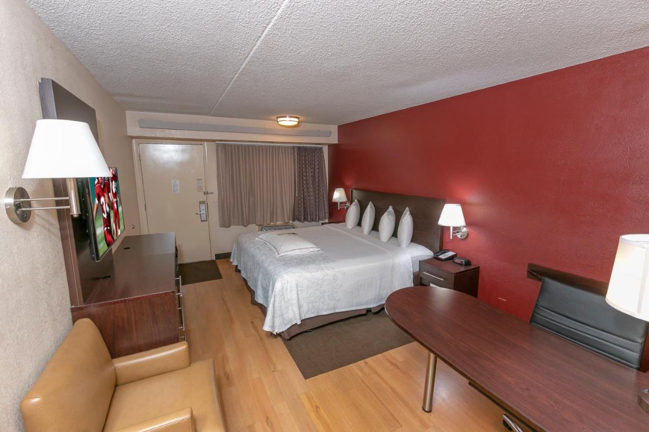 Premium King Room Disability Access Smoke Free (Upgraded Bedding & Snack) at Red Roof Inn PLUS+ Washington DC - Oxon Hill