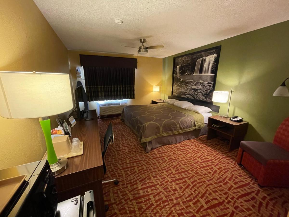 King Room - Non-Smoking at Super 8 by Wyndham Van Buren/Ft. Smith Area