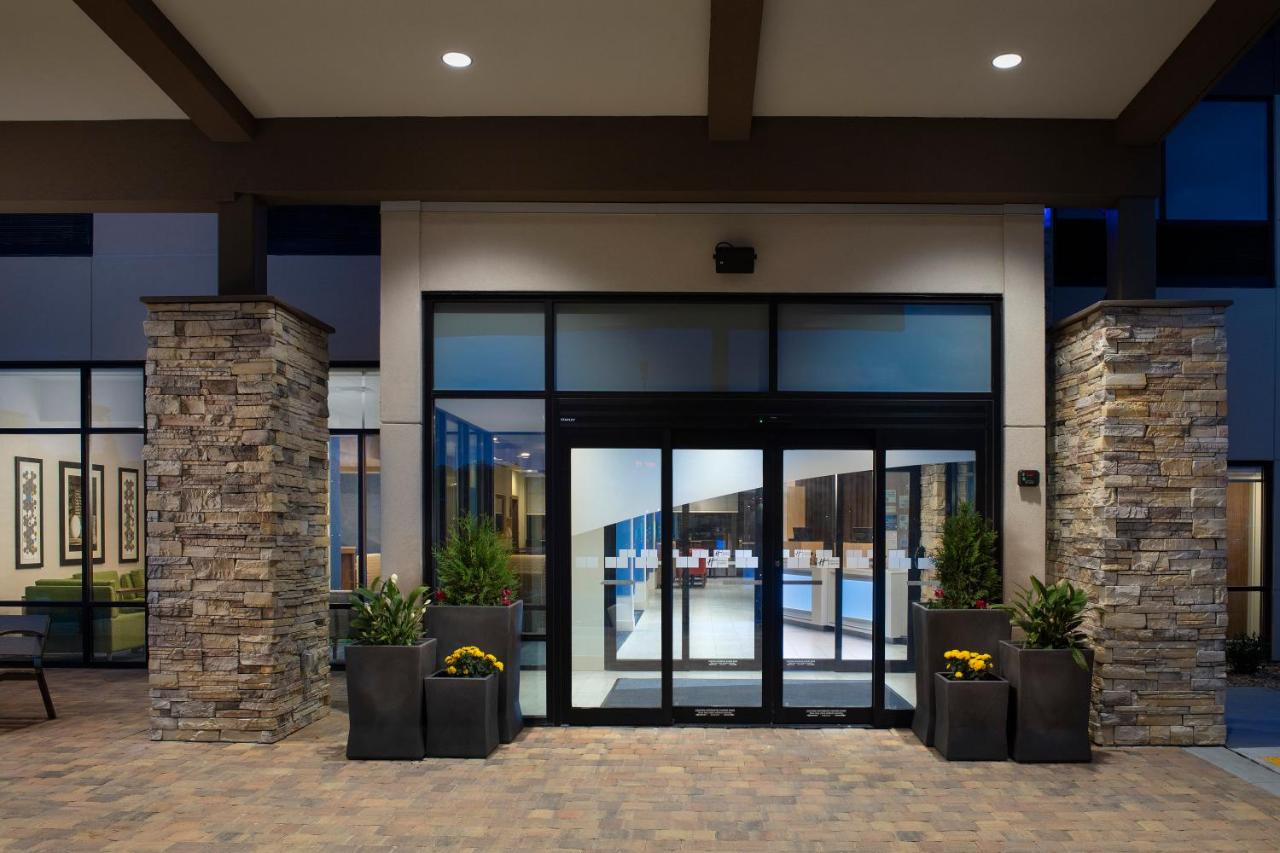 | Holiday Inn Express Newnan, an IHG Hotel