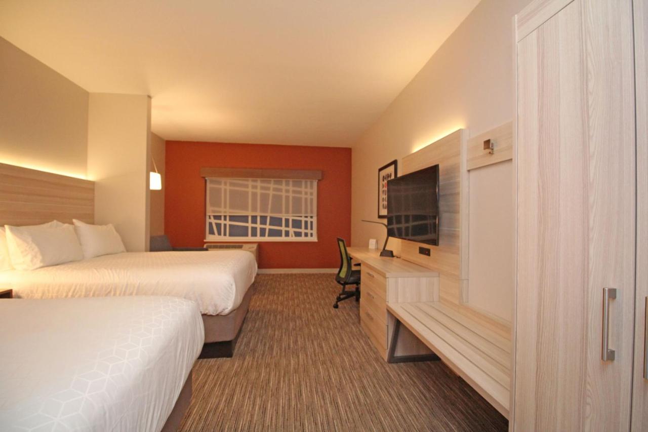 Queen Room with Two Queen Beds - Non-Smoking at Holiday Inn Express & Suites Ocala by IHG