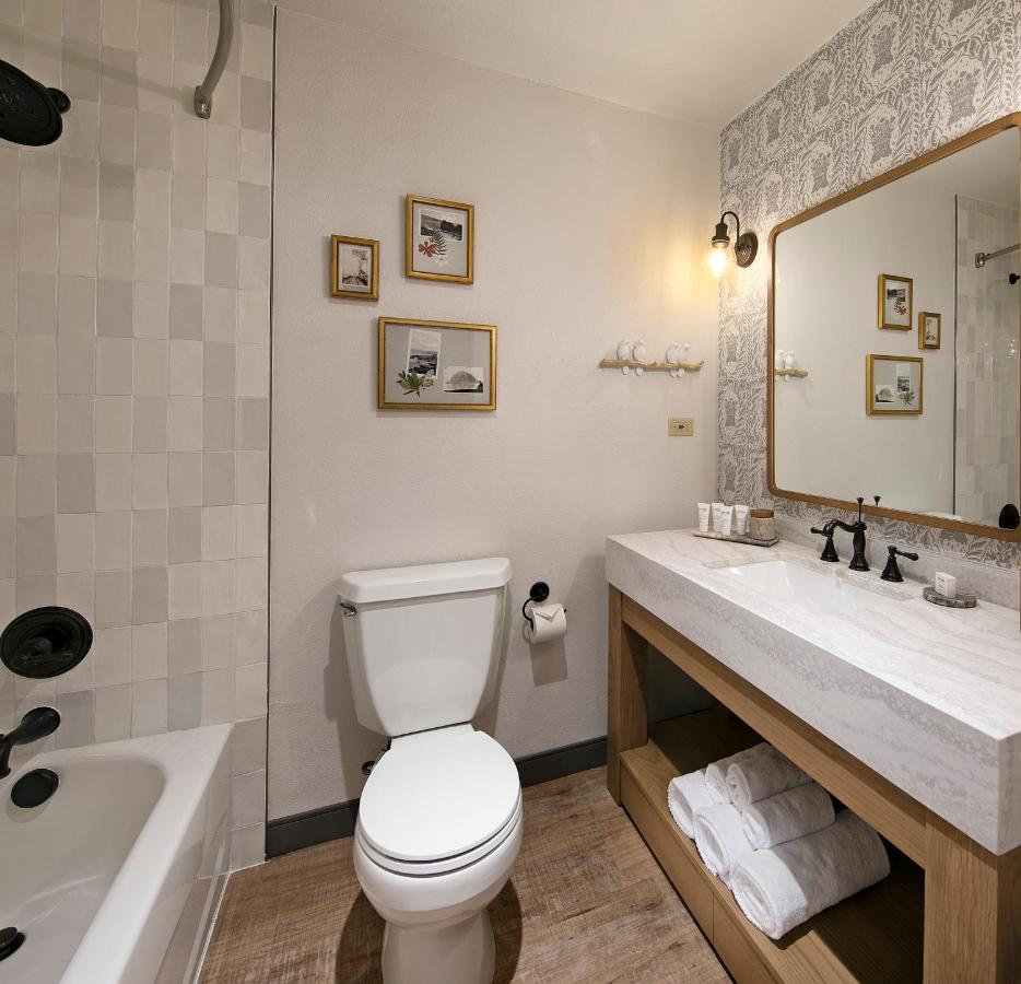 Deluxe Queen Room with Two Queen Beds at Fireside Inn on Moonstone Beach