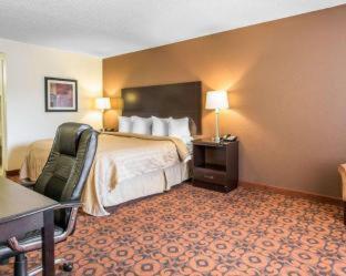 Room #32792420 at Motel 6 Oklahoma City, OK - Fairgrounds West