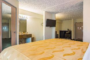 Room #5668521 at Quality Suites Atlanta Airport East