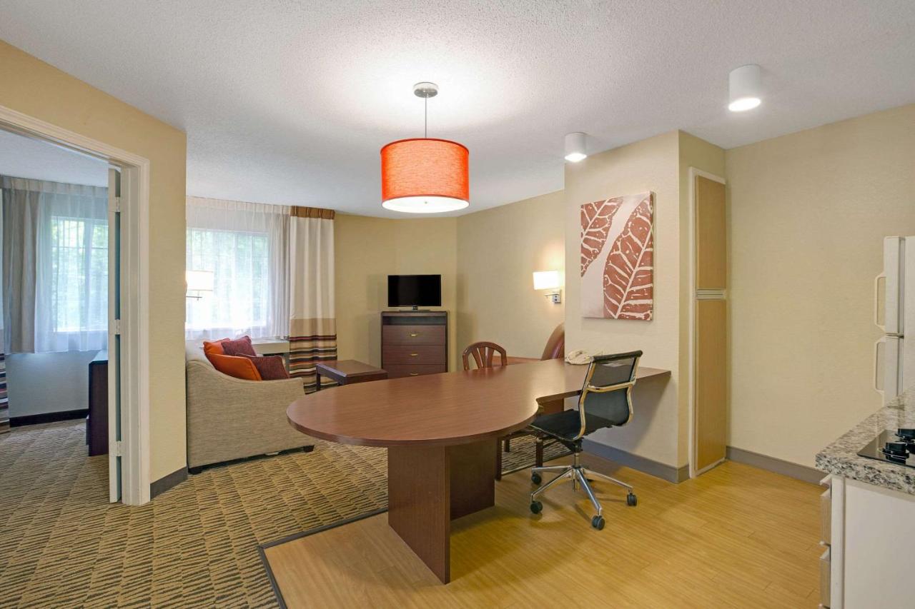 Queen Suite with Sofa Bed - Non-Smoking at MainStay Suites Chicago Schaumburg
