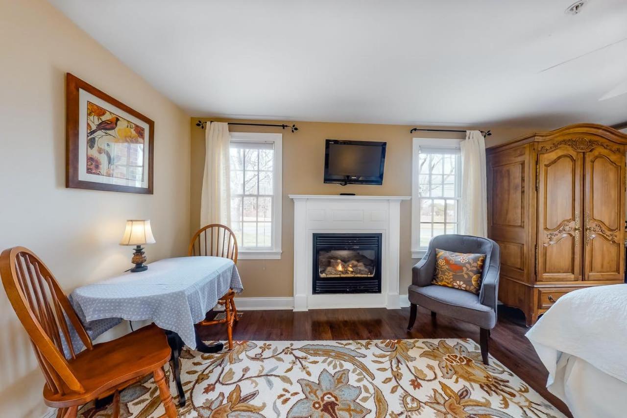 | Brewster by the Sea Inn