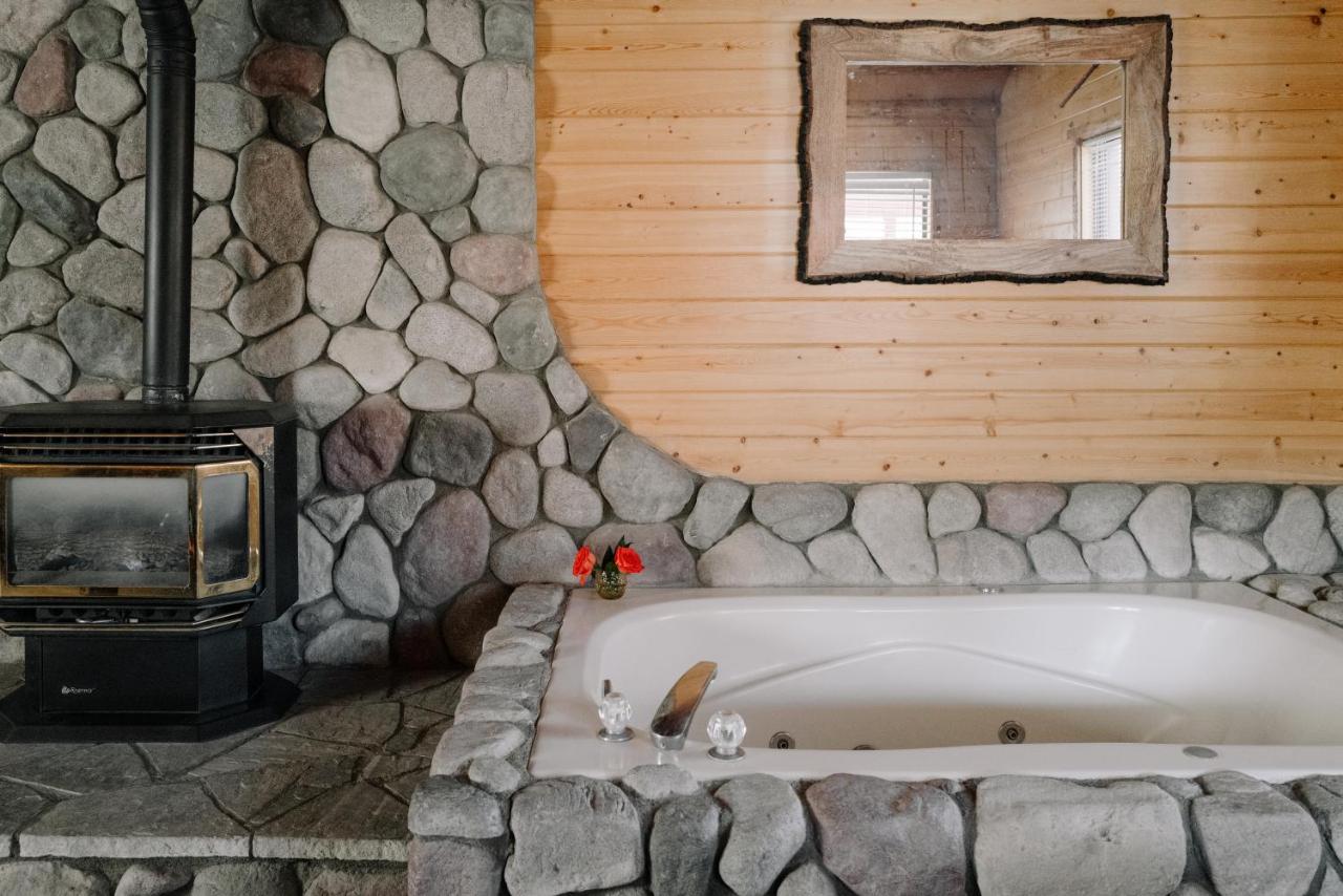  | Oak Knoll Lodge