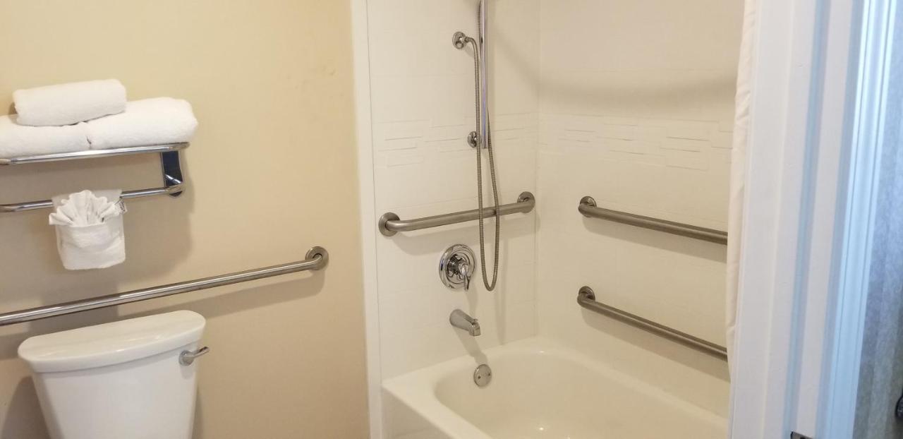 Standard Room, 2 Queen Beds, Accessible Tub, Non Smoking at Quality Inn & Suites Anaheim Maingate