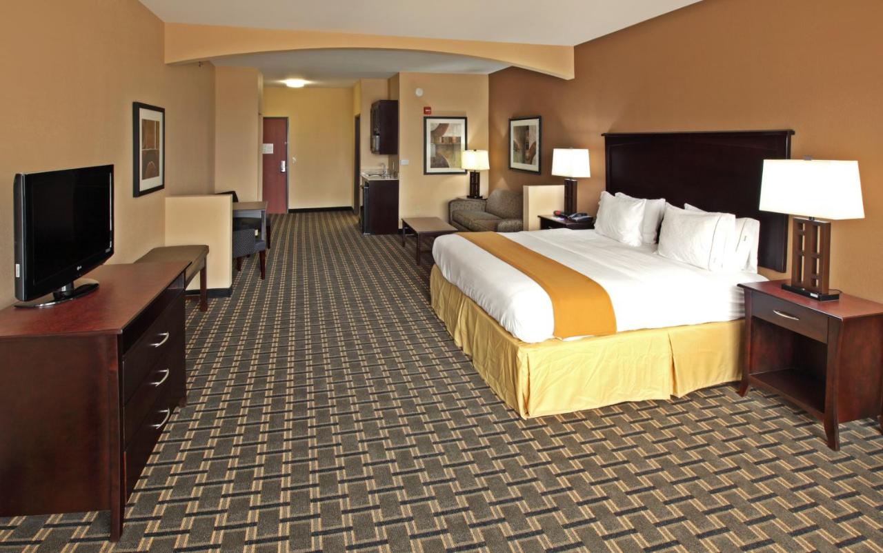  | Holiday Inn Express Hotel & Suites Texarkana East, an IHG Hotel