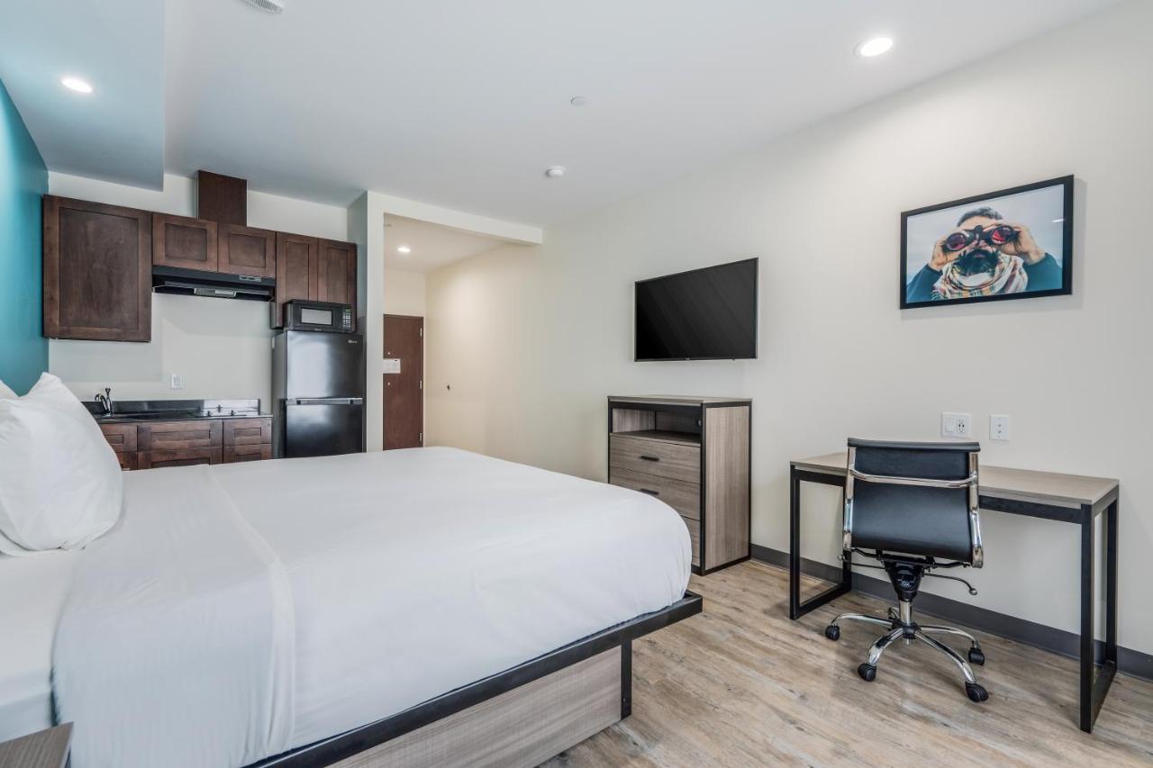 King Suite at Red Lion Inn & Suites Katy