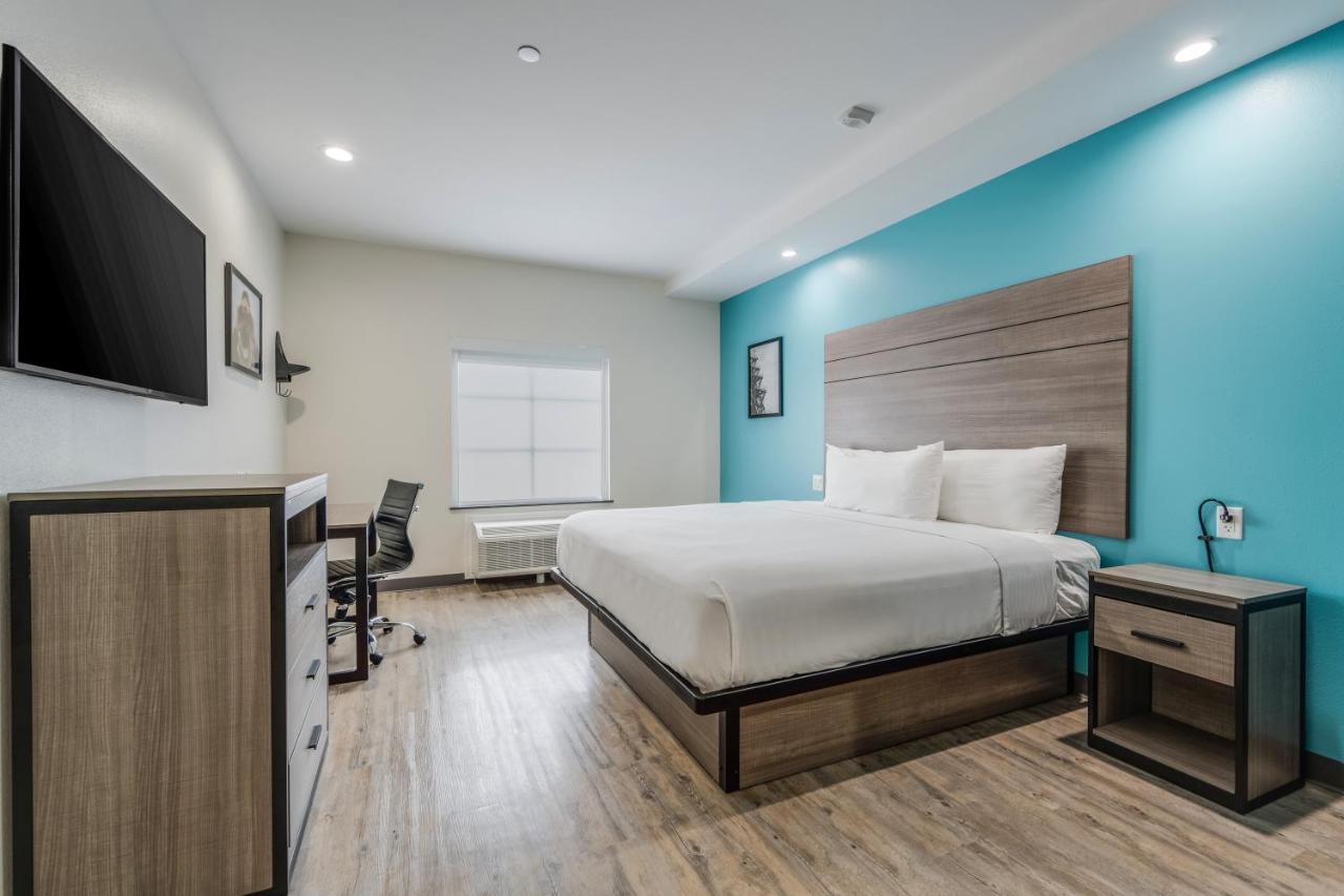 King Room at Red Lion Inn & Suites Katy