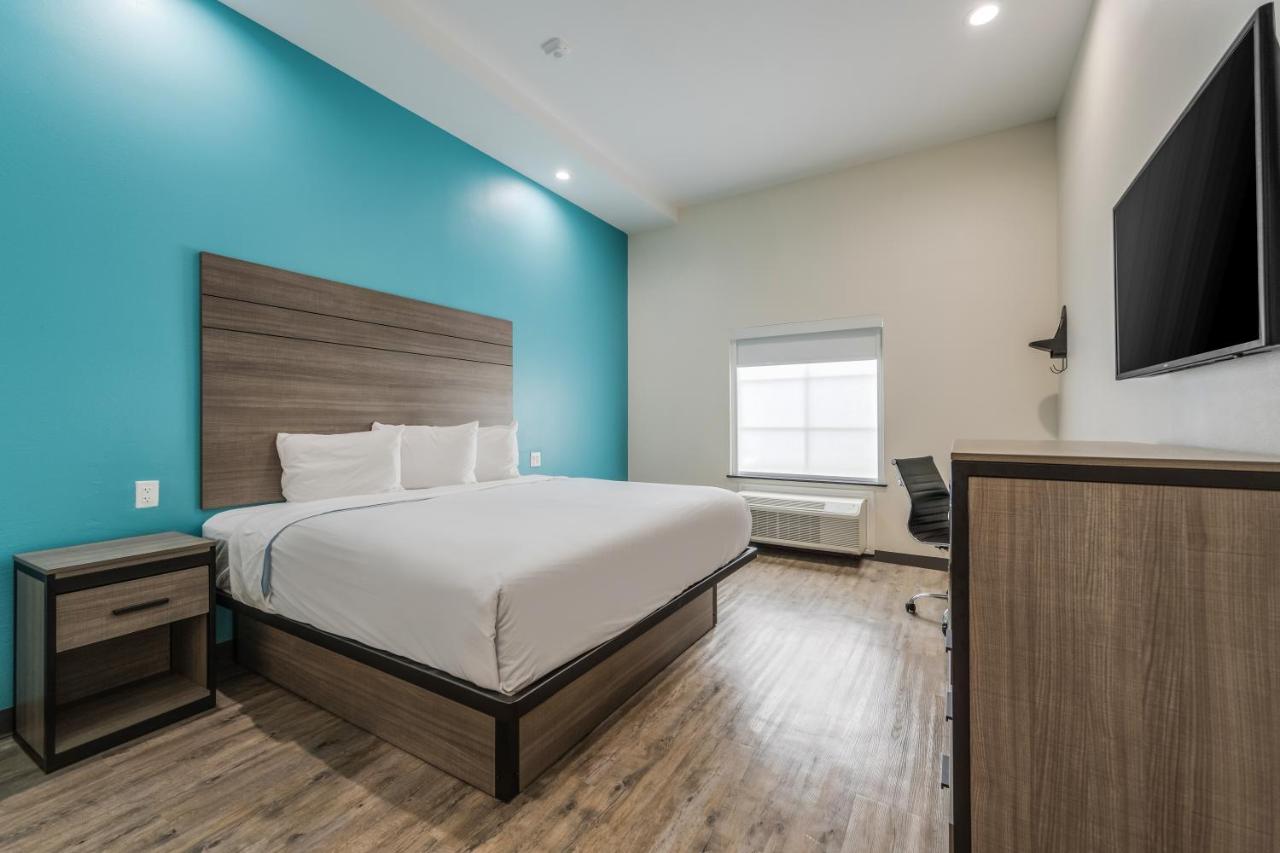 King Room at Red Lion Inn & Suites Katy