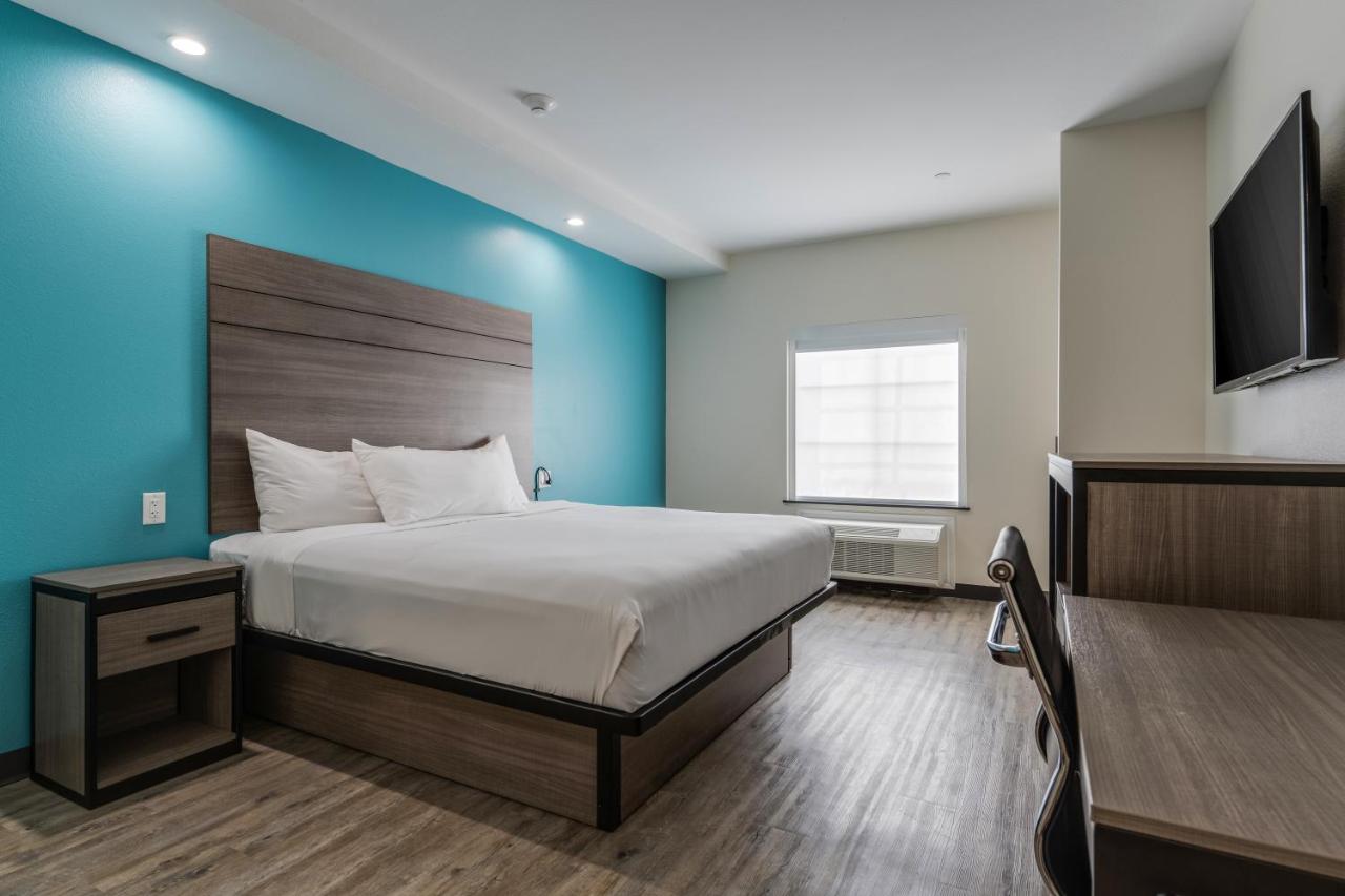 King Room at Red Lion Inn & Suites Katy