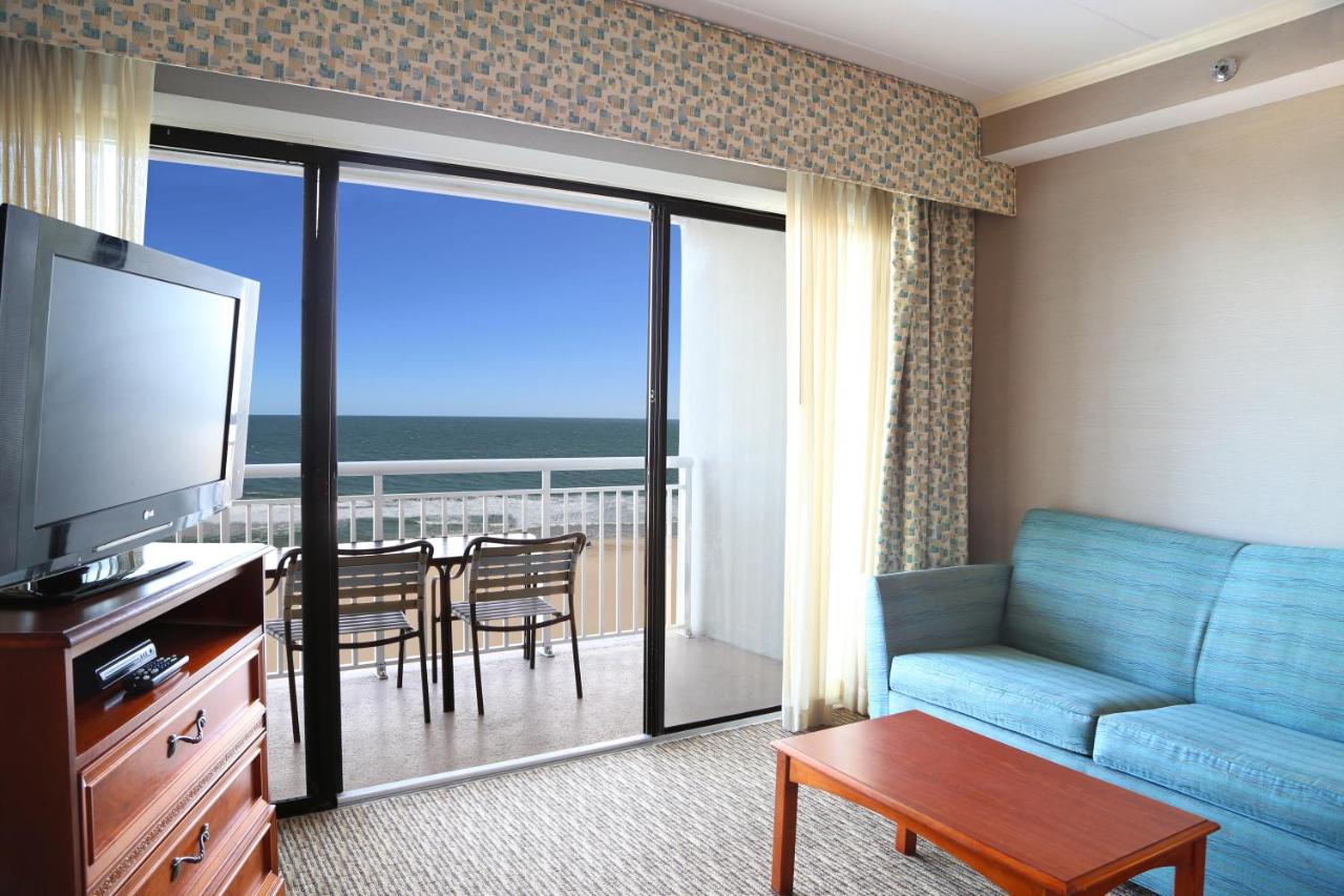 Efficiency, Oceanfront, Exterior Entrance, 2 Double Beds & Sofa Bed, Non Smoking at Quality Inn Boardwalk