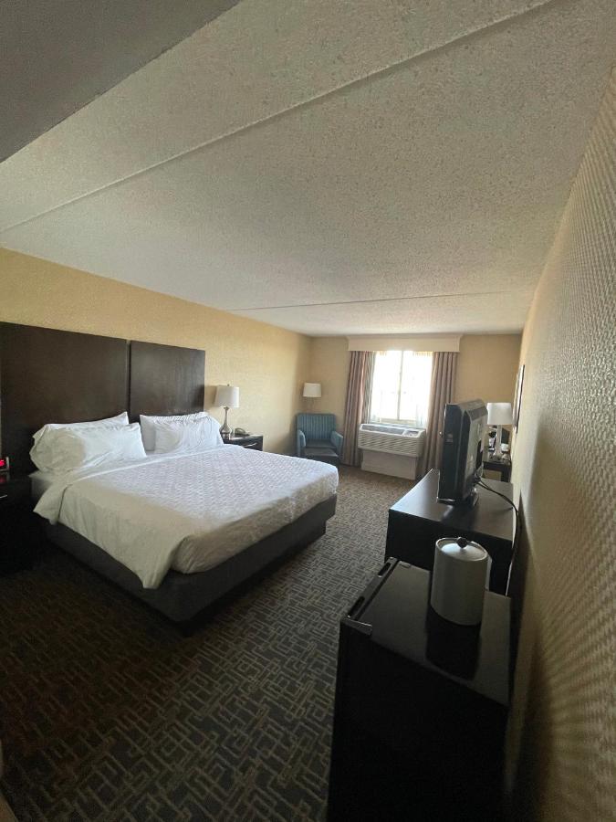  | Holiday Inn Express Philadelphia Penn's Landing, an IHG Hotel