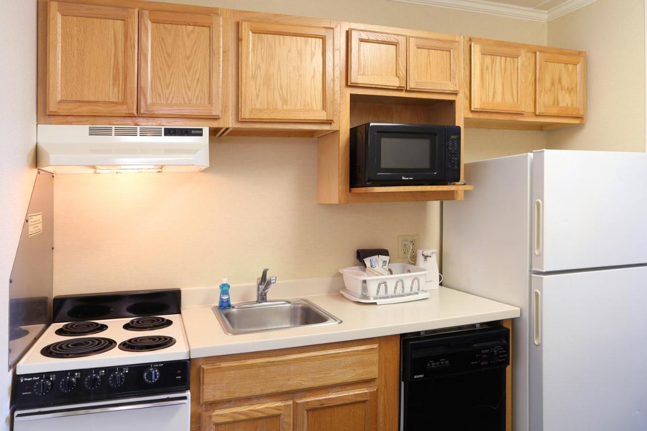 Efficiency, Ground Level, Interior Entrance, 2 Queen Beds & Sofa Bed, Non Smoking at Quality Inn Boardwalk