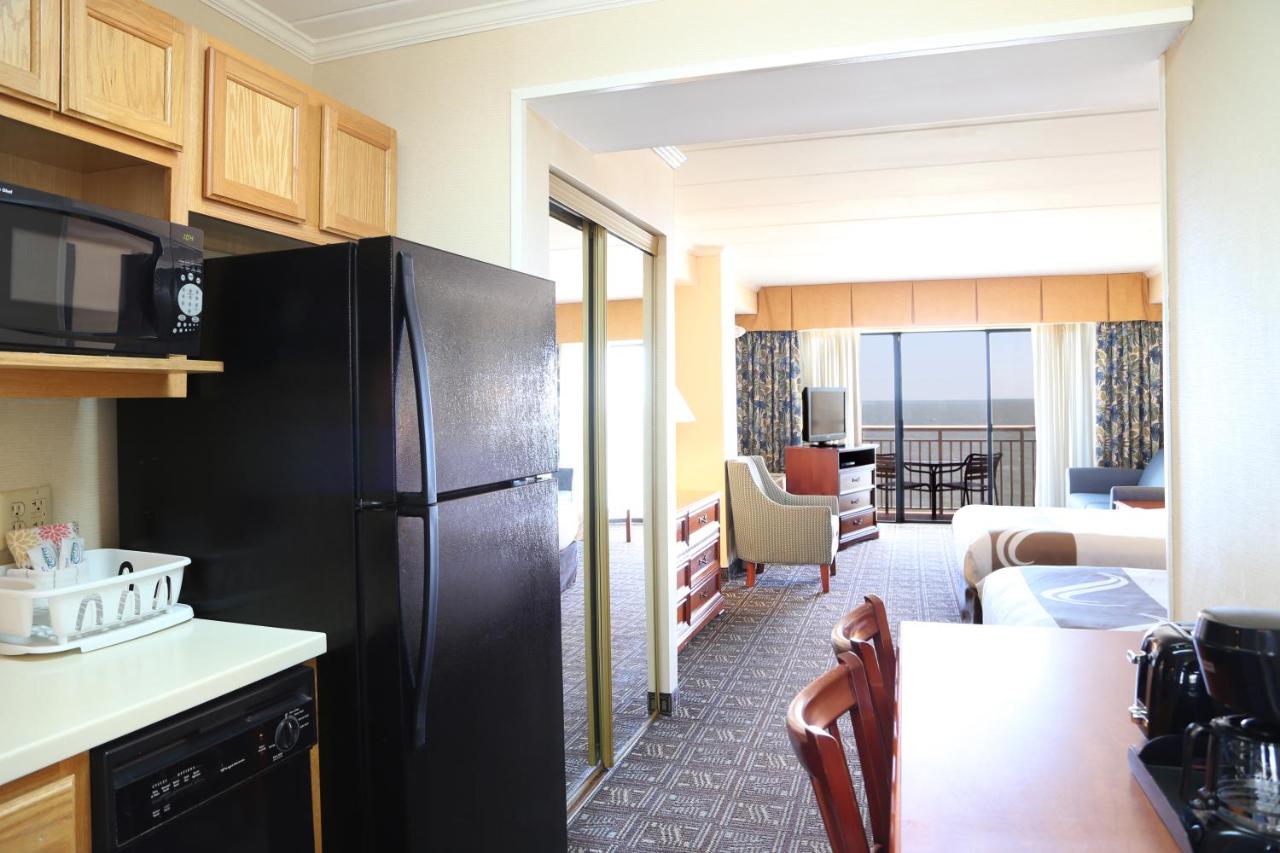 Efficiency, Oceanfront, 2 Queen Beds & Sofa Bed, Interior Entrance, Non Smoking at Quality Inn Boardwalk