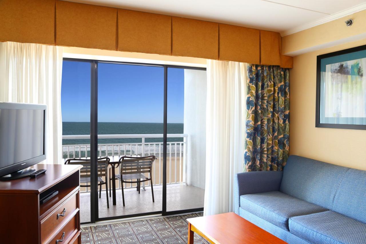 Efficiency, Oceanfront, 1 King Bed & Sofa Bed, Interior Entrance, Non Smoking at Quality Inn Boardwalk