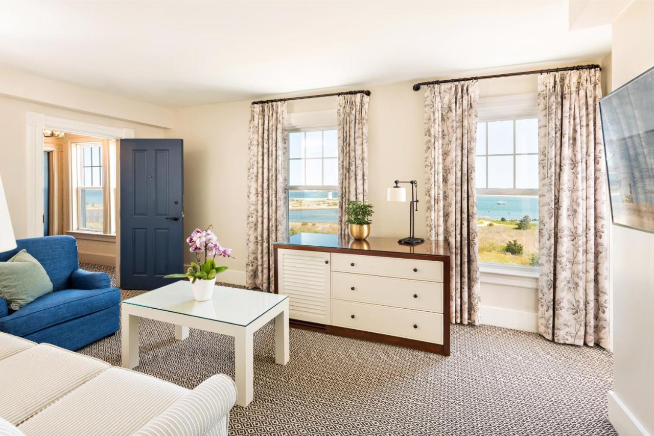 | Harbor View Hotel