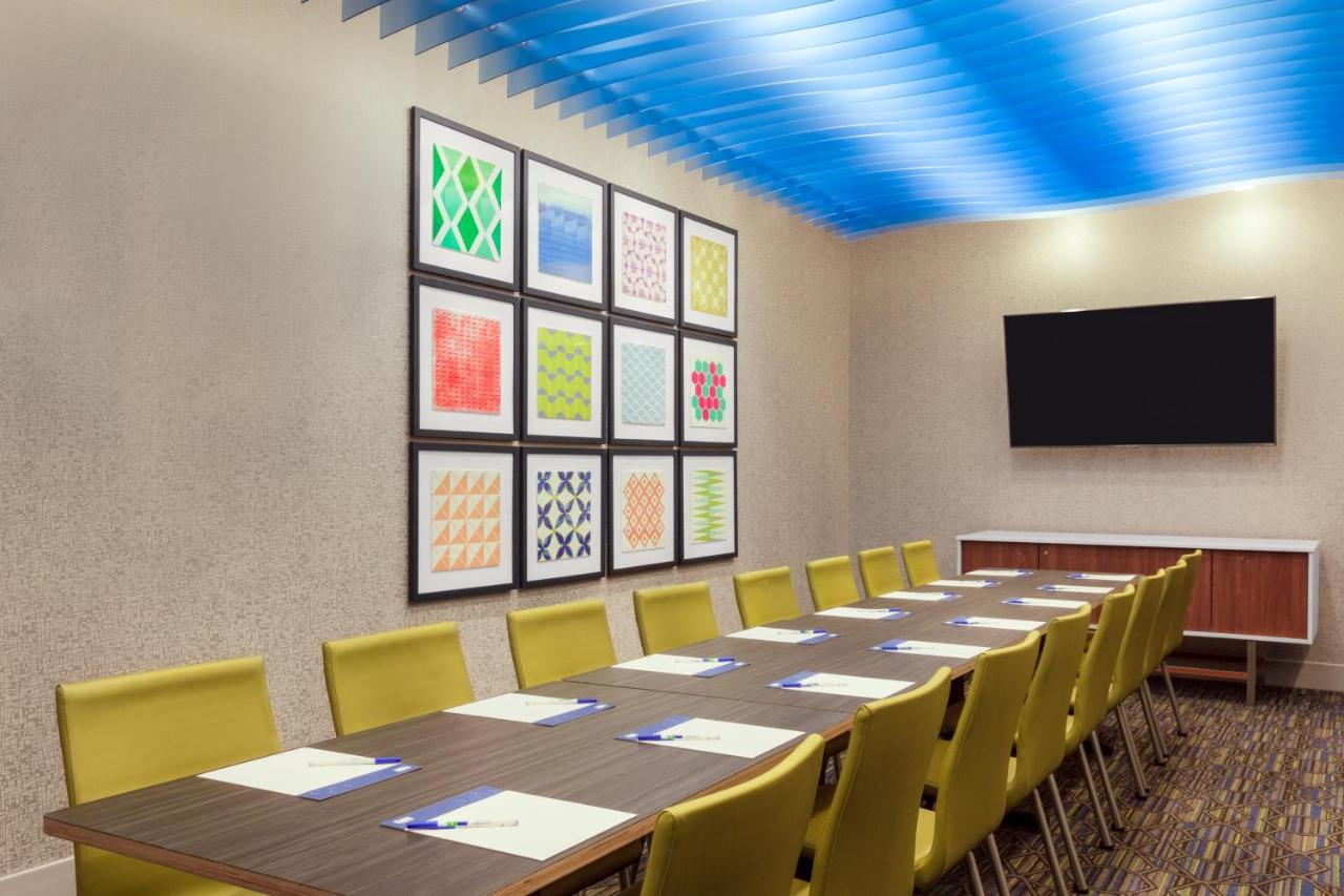 | Holiday Inn Express & Suites - Union Gap - Yakima Area, an IHG Hotel