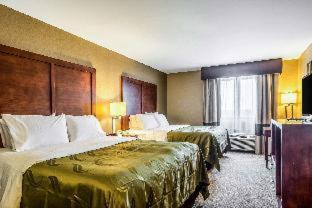 Room #62206015 at Quality Inn & Suites Salem near I-57