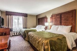 Room #62206016 at Quality Inn & Suites Salem near I-57