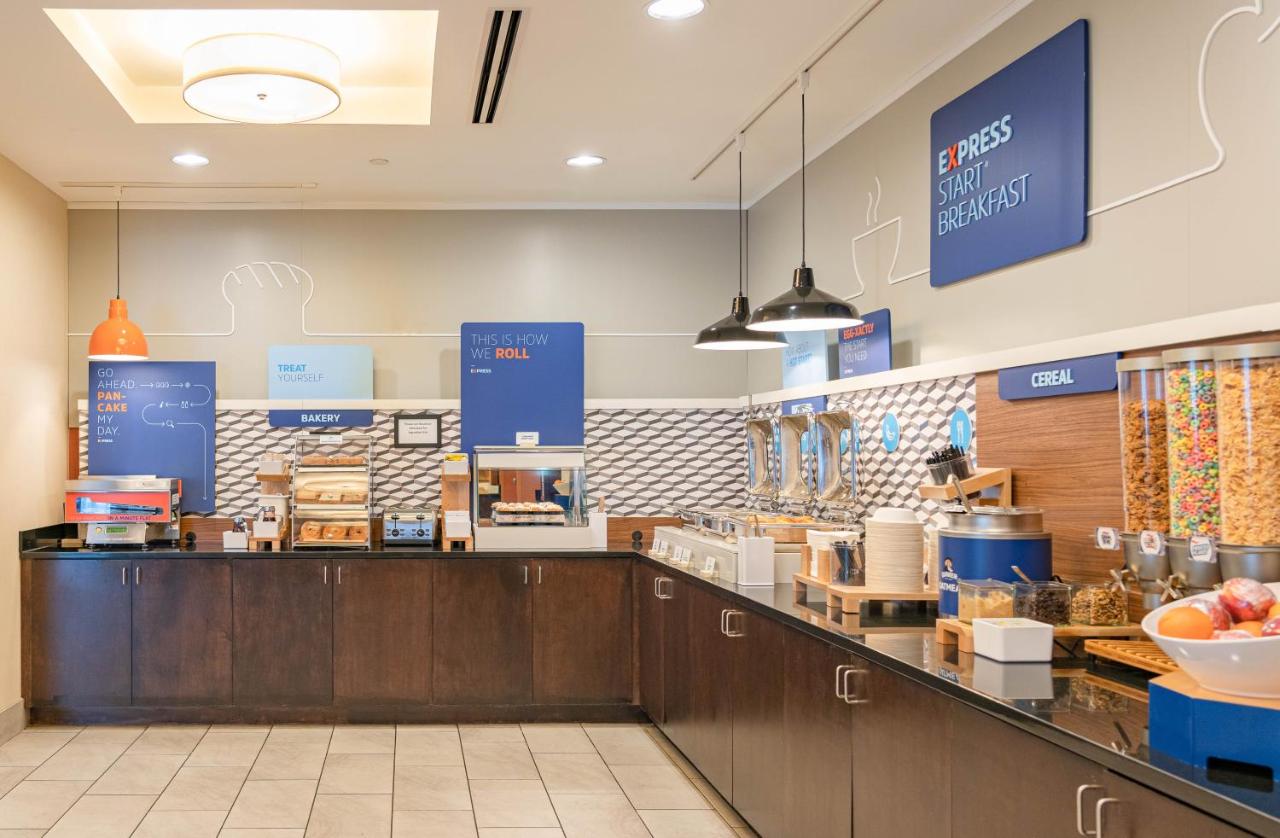 | Holiday Inn Express & Suites Columbus - Easton Area, an IHG Hotel