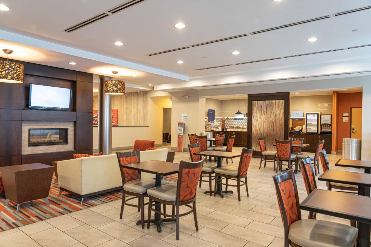 | Holiday Inn Express & Suites Columbus - Easton Area, an IHG Hotel