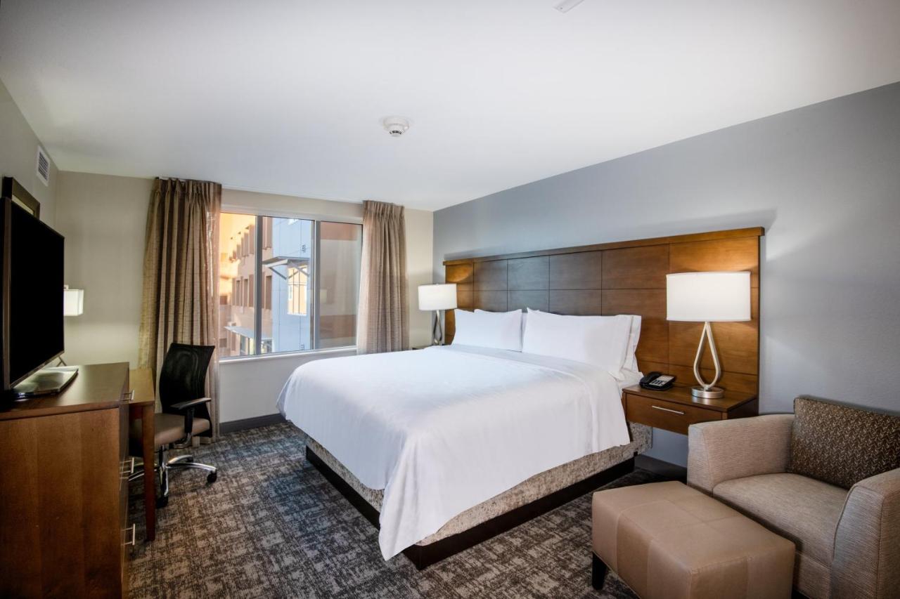 Two-Bedroom Suite - Hearing Accessible at Staybridge Suites Scottsdale - Talking Stick by IHG