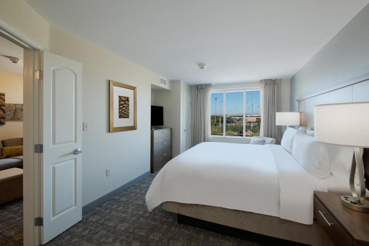 King Room - Mobility Access Tub/Non-Smoking at Staybridge Suites Scottsdale - Talking Stick by IHG