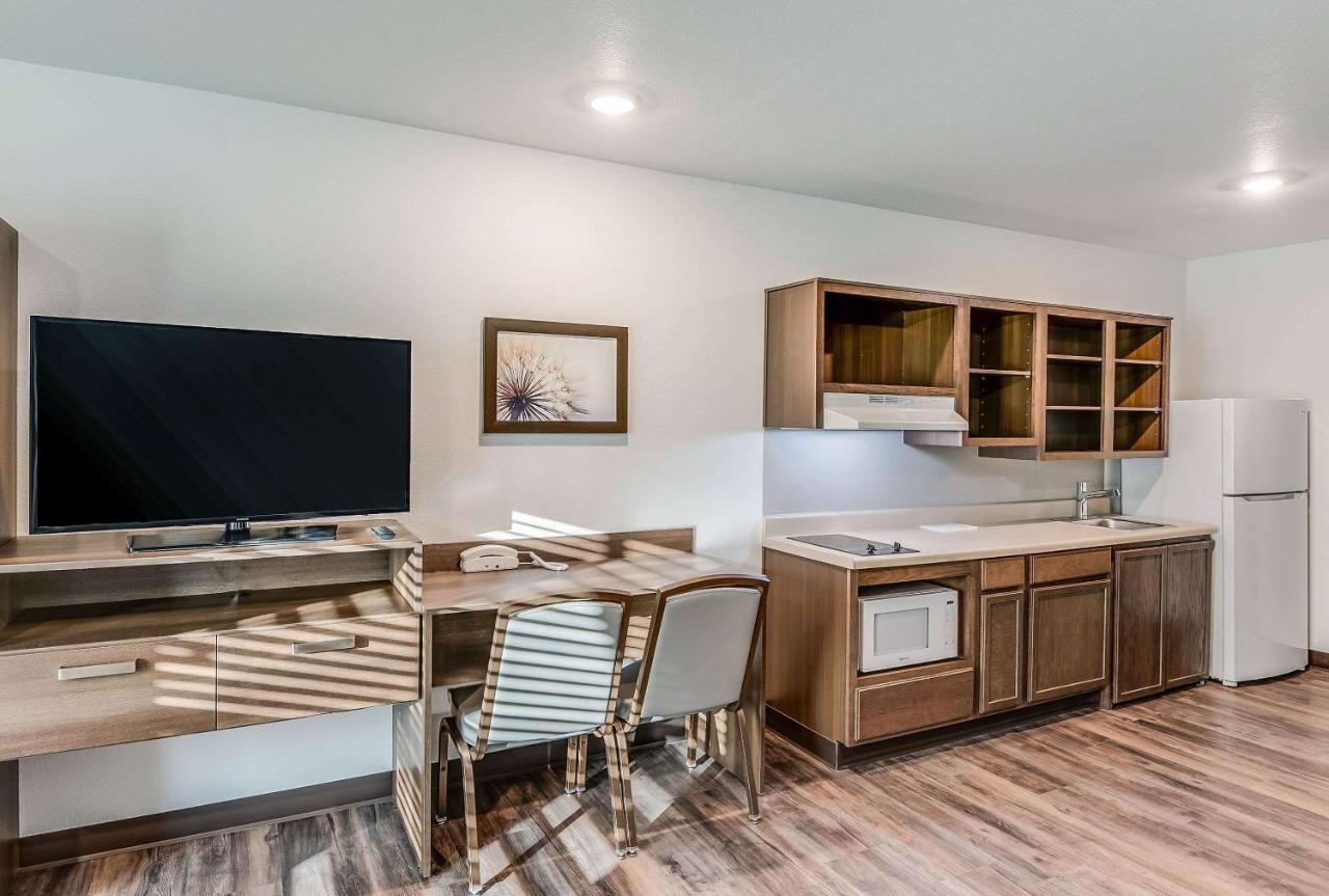 Queen Room with Roll-In Shower - Accessible/Non-Smoking at Woodspring Suites West Des Moines