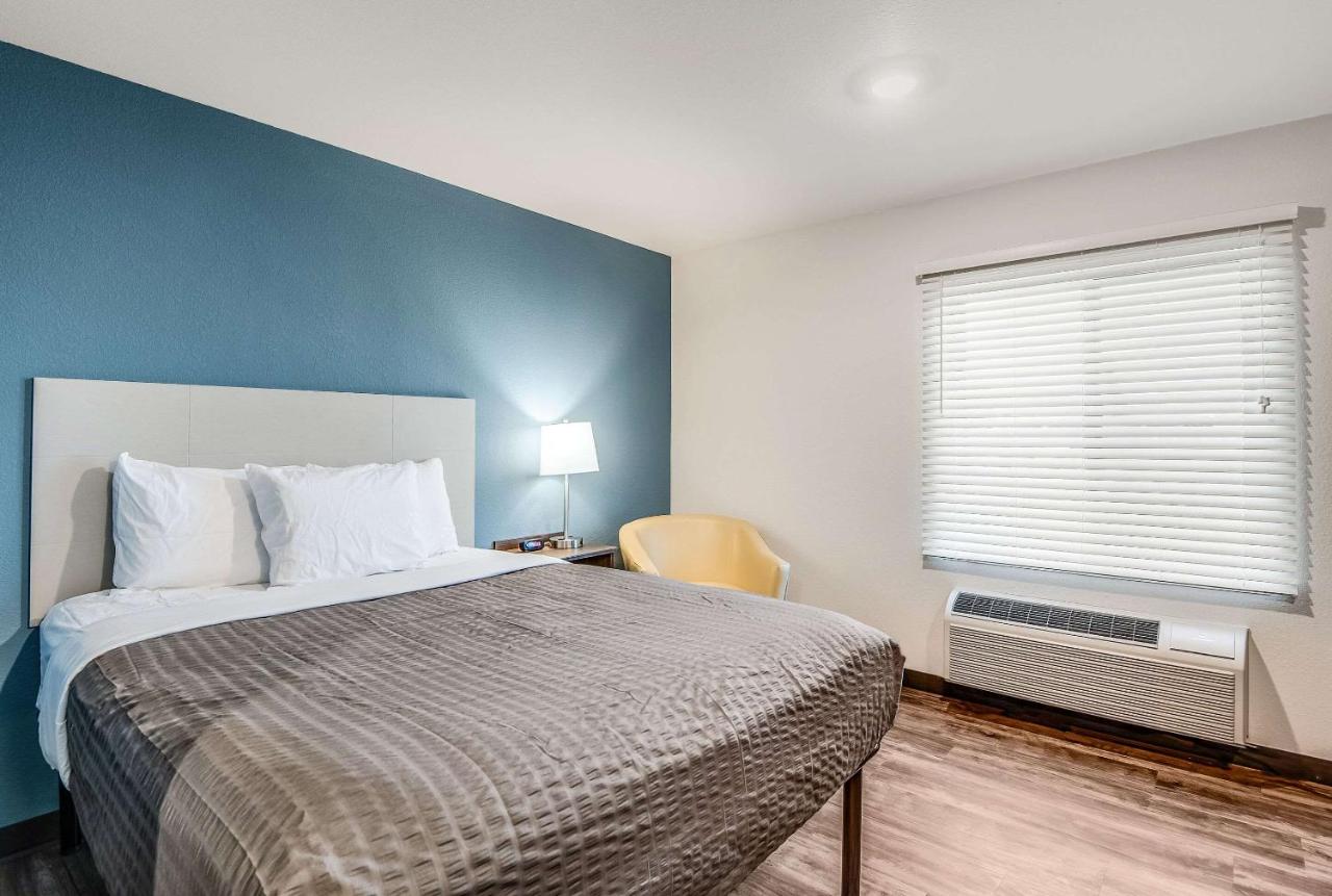 Queen Room with Roll-In Shower - Accessible/Non-Smoking at Woodspring Suites West Des Moines