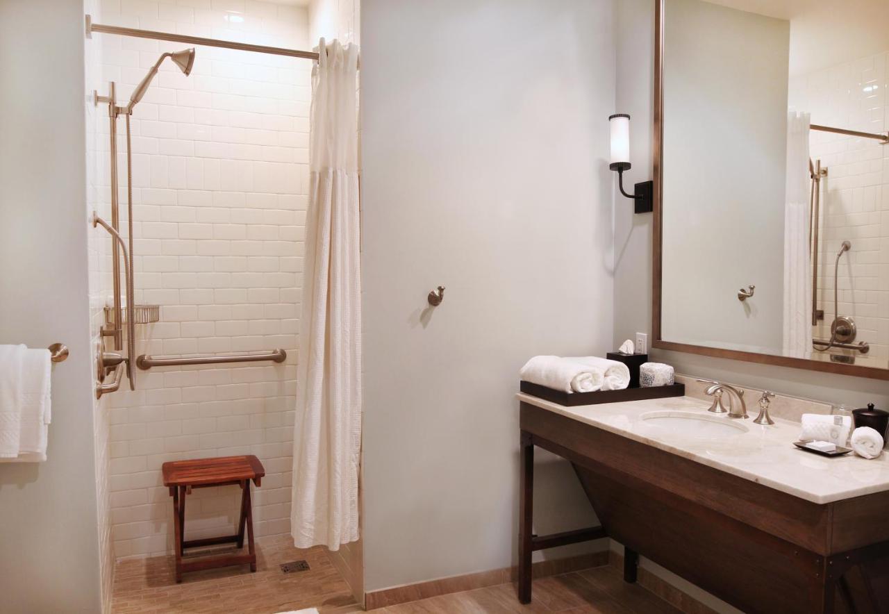Deluxe King Accessible at NOPSI Hotel, New Orleans