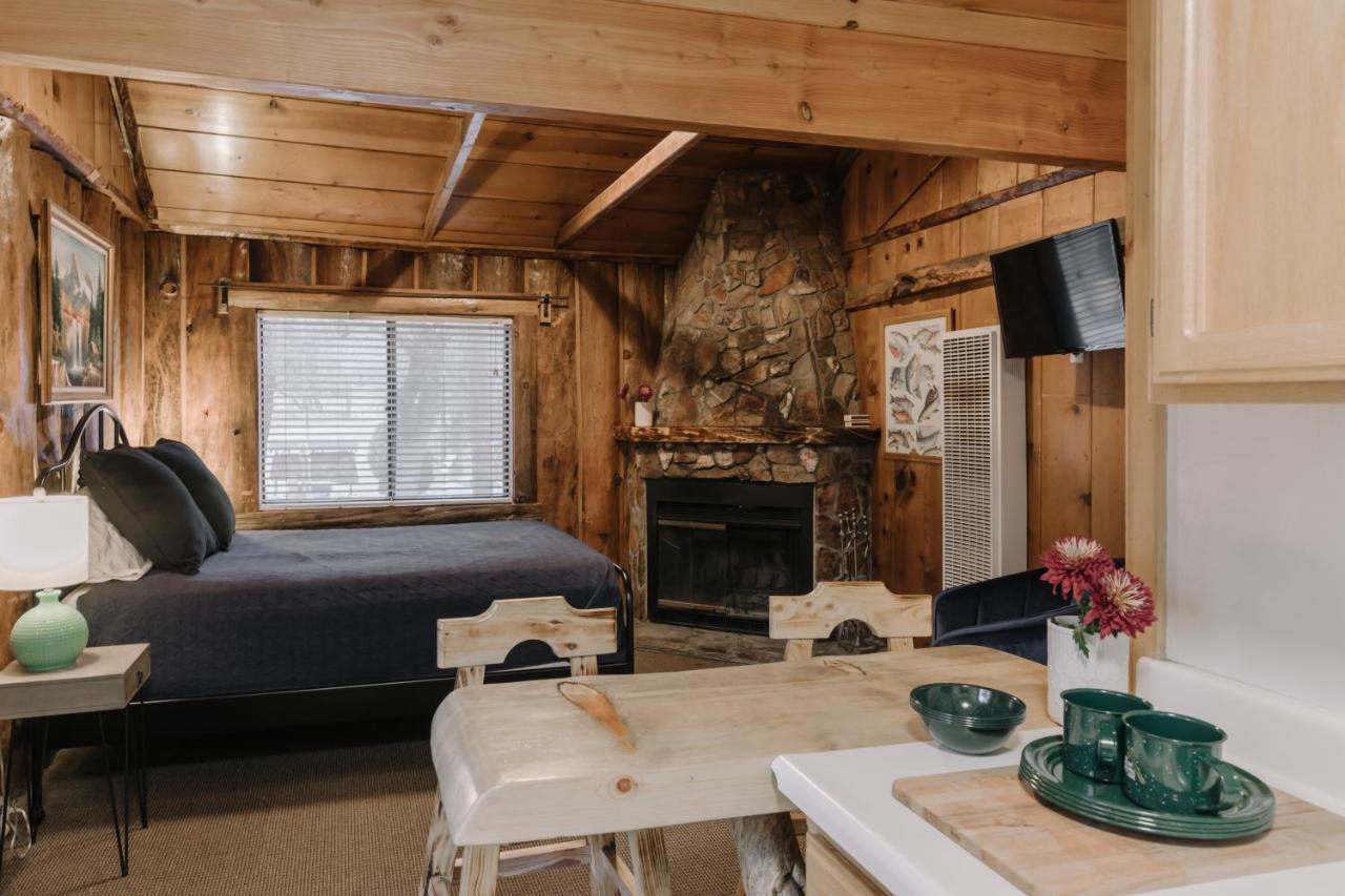  | Oak Knoll Lodge