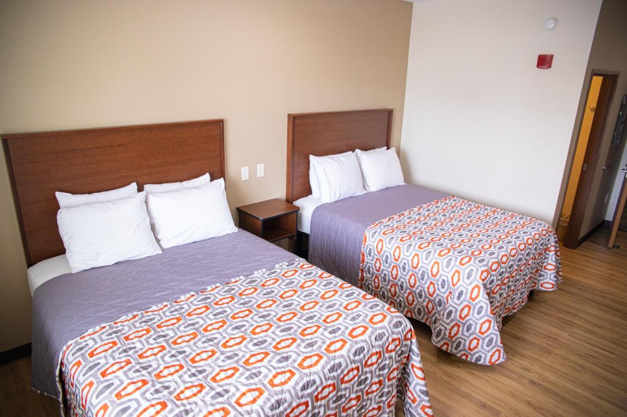 Queen Studio with Two Queen Beds at White House Suites
