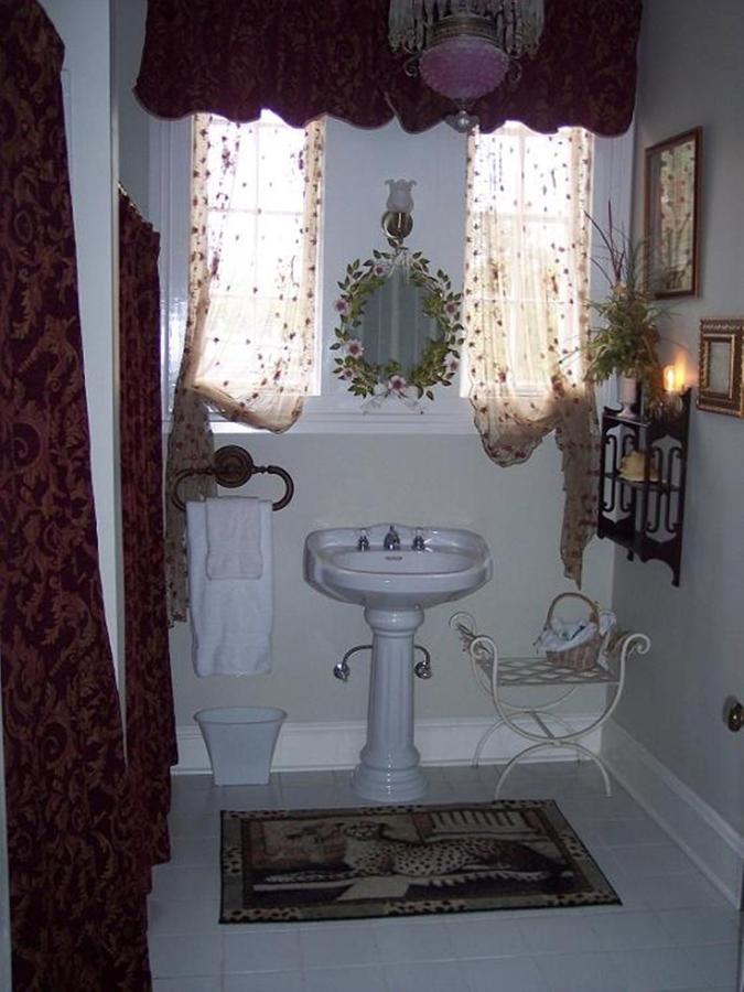 | Shadowlawn Bed and Breakfast