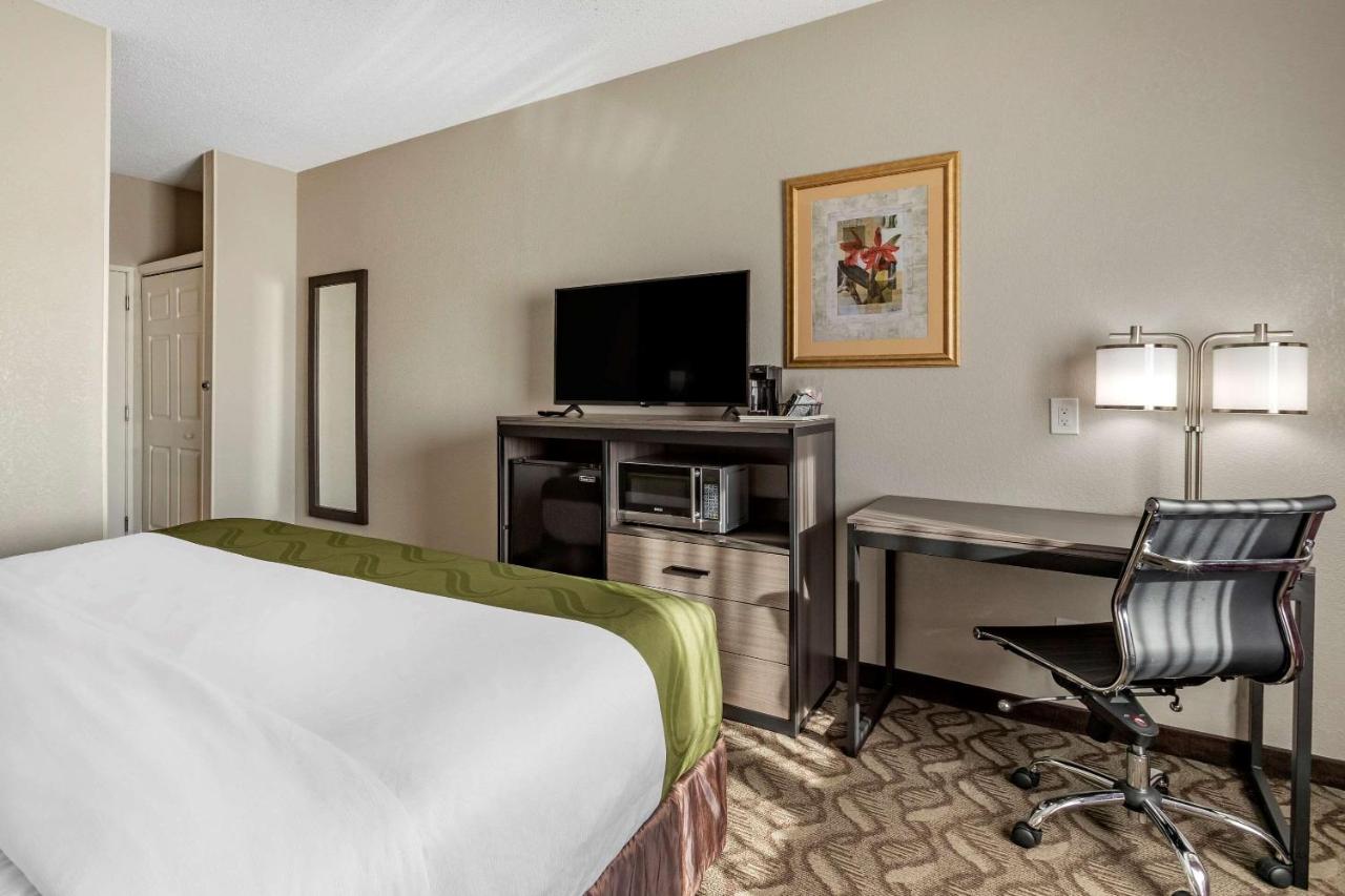 King Room - Non-Smoking at Quality Inn Kirksville